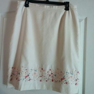 Embroidered skirt